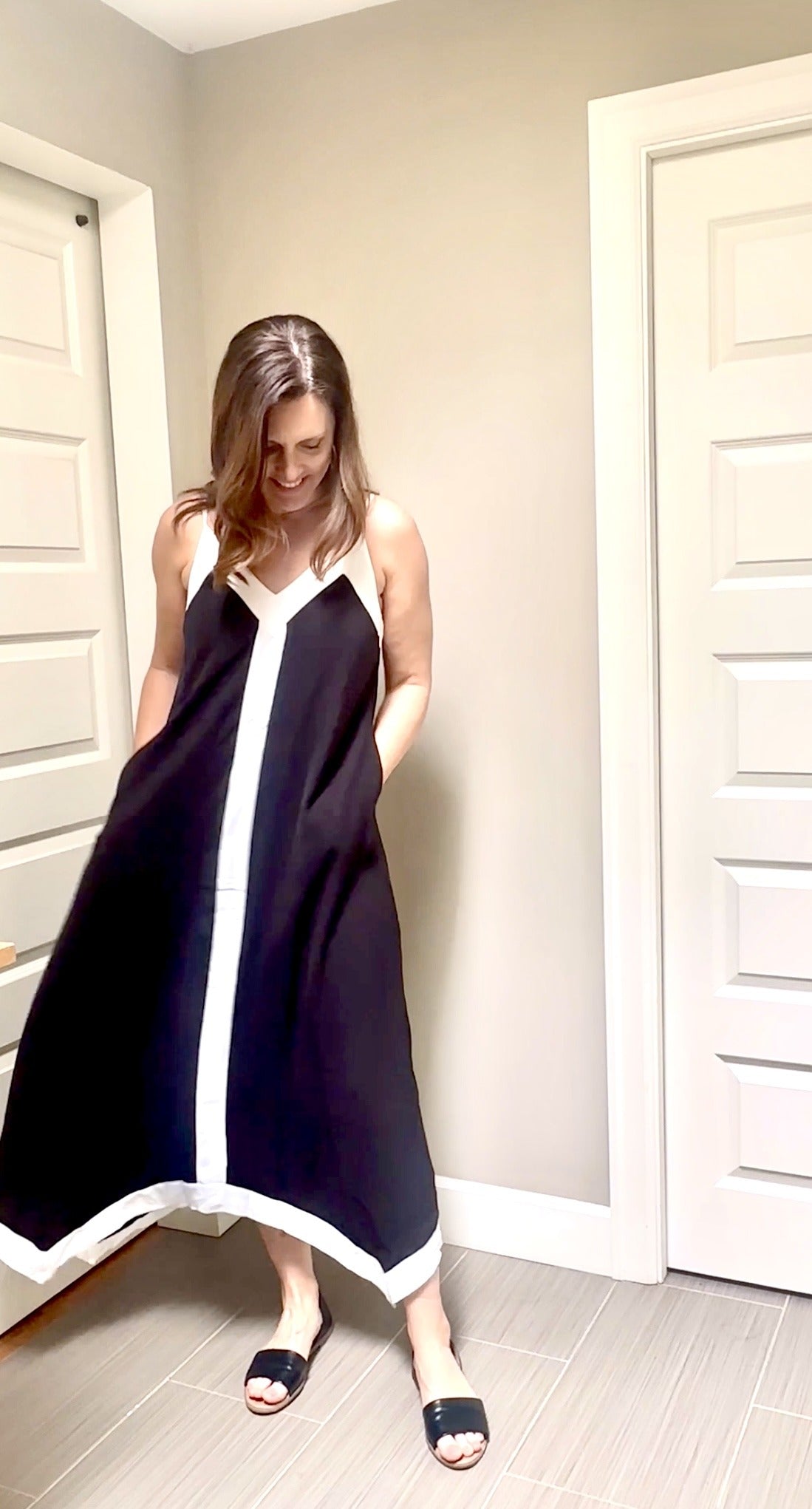 Flowy V-neck dress with spaghetti straps